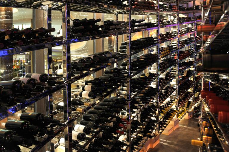 Chef Michael Mina Opens Pizza & Burger Michael’s Backyard Kitchen In